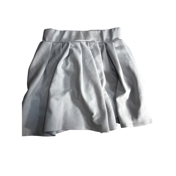 Love Streak Mini Skirt Pleated Skater Style Light Gray Small Casual Cute - Picture 1 of 3